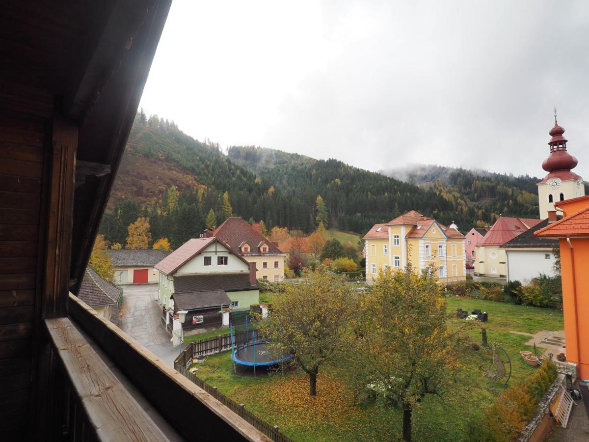 Gasthof Zum Gruenen Specht Oberzeiring Exterior foto